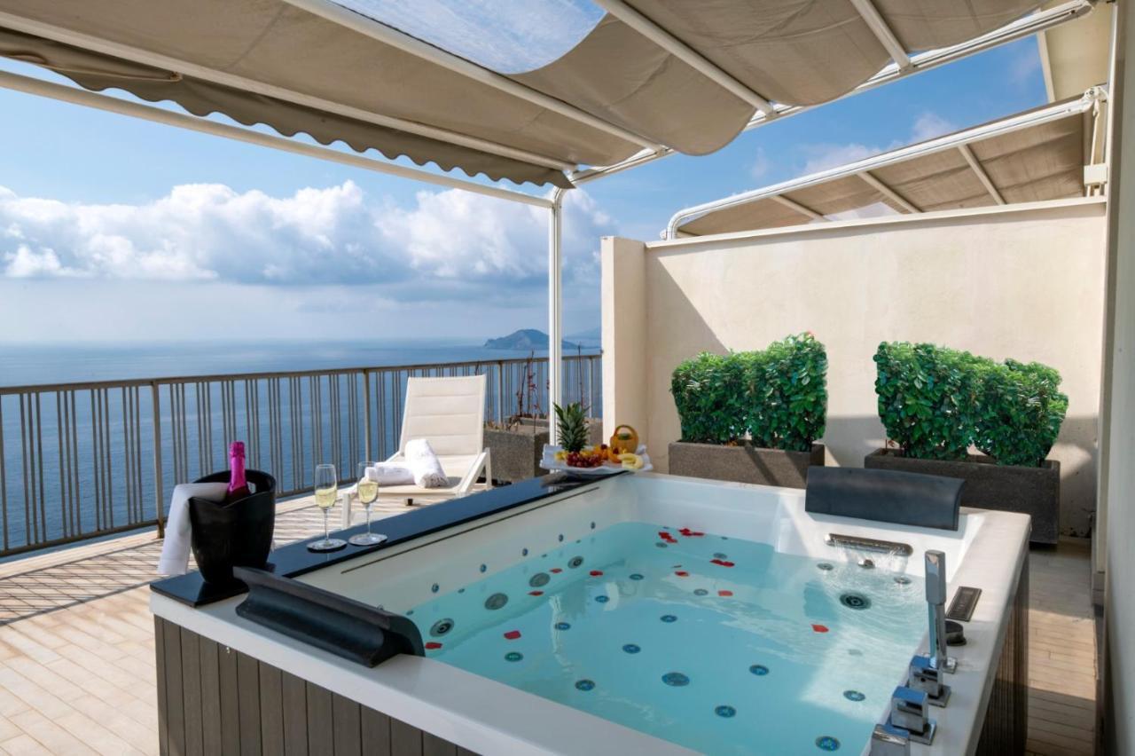 Grand Hotel Serapide Pozzuoli Buitenkant foto